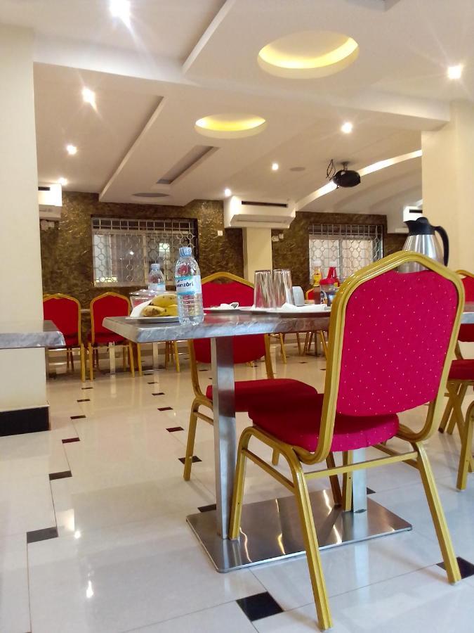 Royal Park Hotel ジンジャ エクステリア 写真