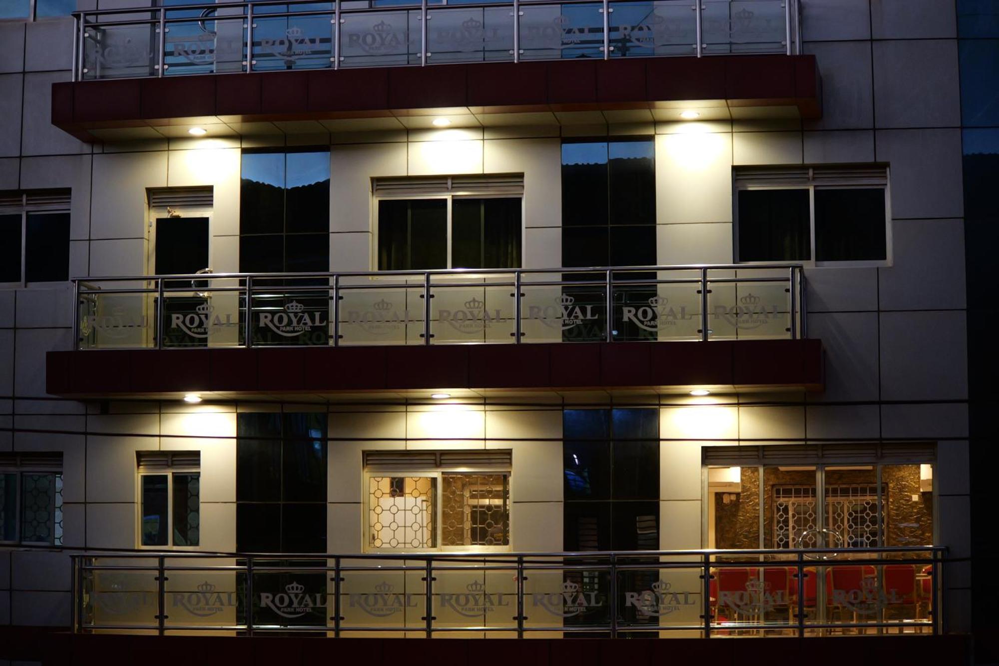 Royal Park Hotel ジンジャ エクステリア 写真